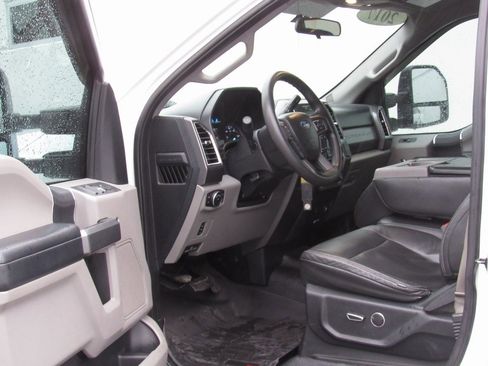 Used 2017 Ford F350 XLT w/ XLT Value Package image 2