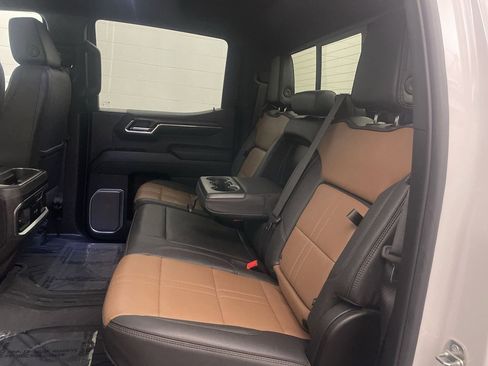 Used 2024 Chevrolet Silverado 1500 High Country image 20