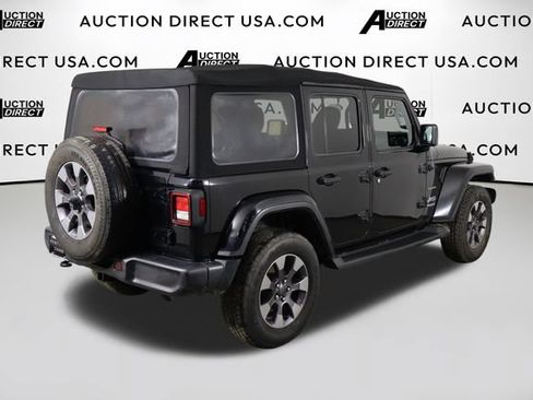 Used 2018 Jeep Wrangler Unlimited Sahara AWD/4WD image 40
