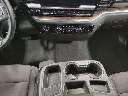 Used 2024 Chevrolet Silverado 1500 LT AWD/4WD image 16