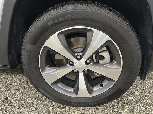 Certified 2022 Jeep Cherokee Limited image 13