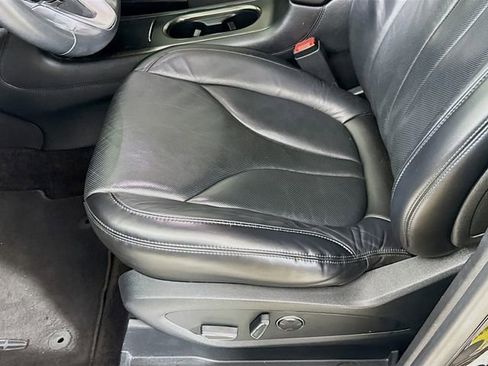 Used 2019 Lincoln MKC Reserve image 23