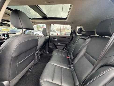 Used 2021 Nissan Rogue SL w/ Premium Package AWD/4WD image 16