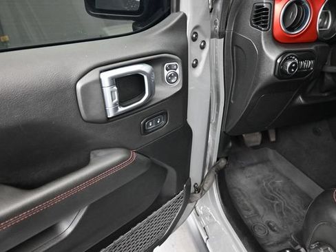 Used 2021 Jeep Gladiator Rubicon AWD/4WD image 15