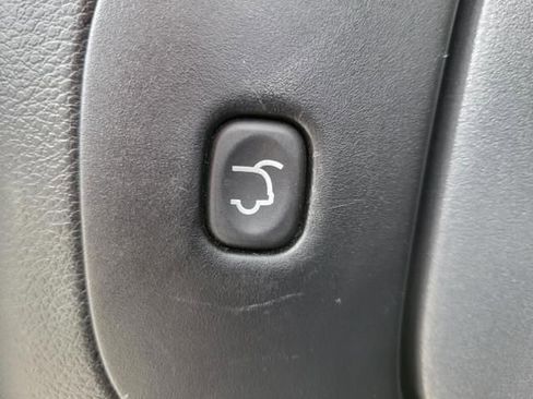 Used 2017 Jeep Cherokee Trailhawk w/ Comfort & Convenience Group AWD/4WD image 11