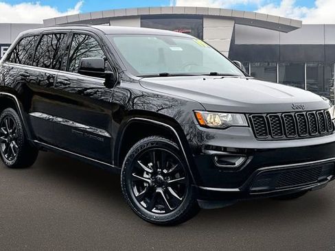 Used 2019 Jeep Grand Cherokee Altitude image 10
