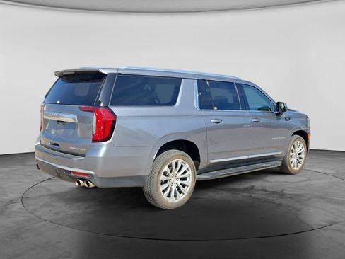 Used 2022 GMC Yukon XL Denali AWD/4WD image 9