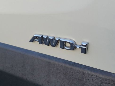 Used 2016 Toyota RAV4 Limited w/ Advanced Technology Package image 9