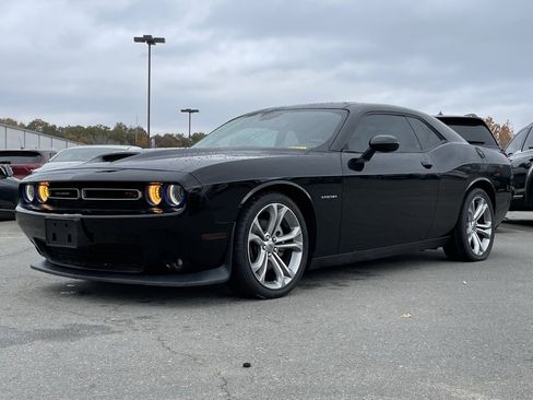 Used 2022 Dodge Challenger R/T image 3