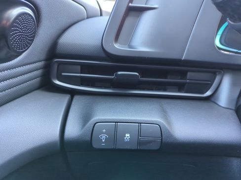 Certified 2025 Hyundai Elantra Sport image 26