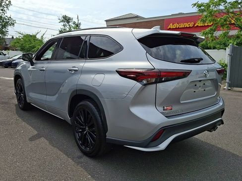 Certified 2025 Toyota Highlander XSE AWD/4WD image 4