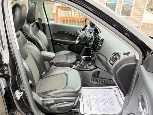 Used 2020 Jeep Compass Latitude image 41