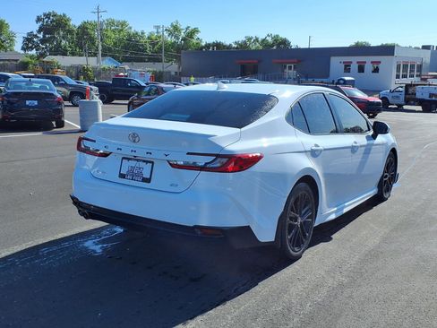 Certified 2025 Toyota Camry SE FWD image 4