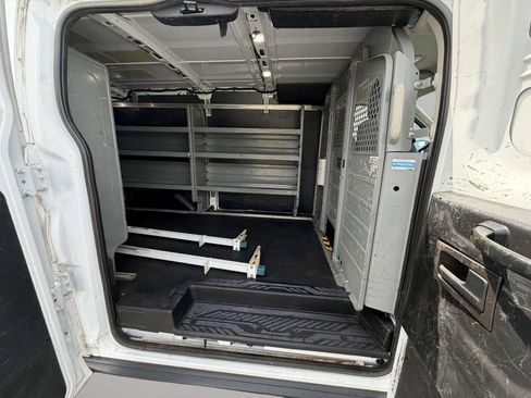 Used 2018 Ford Transit 250 130 Low Roof RWD image 13