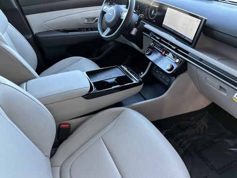 Certified 2025 Hyundai Tucson Limited image 17