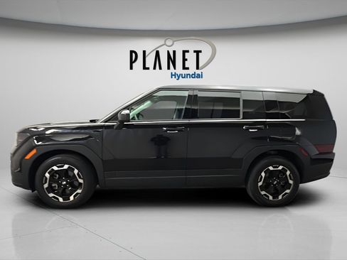 Used 2025 Hyundai Santa Fe SE image 2