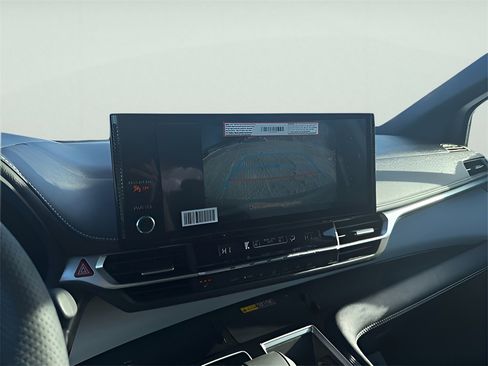 Used 2025 Toyota Sienna LE image 25