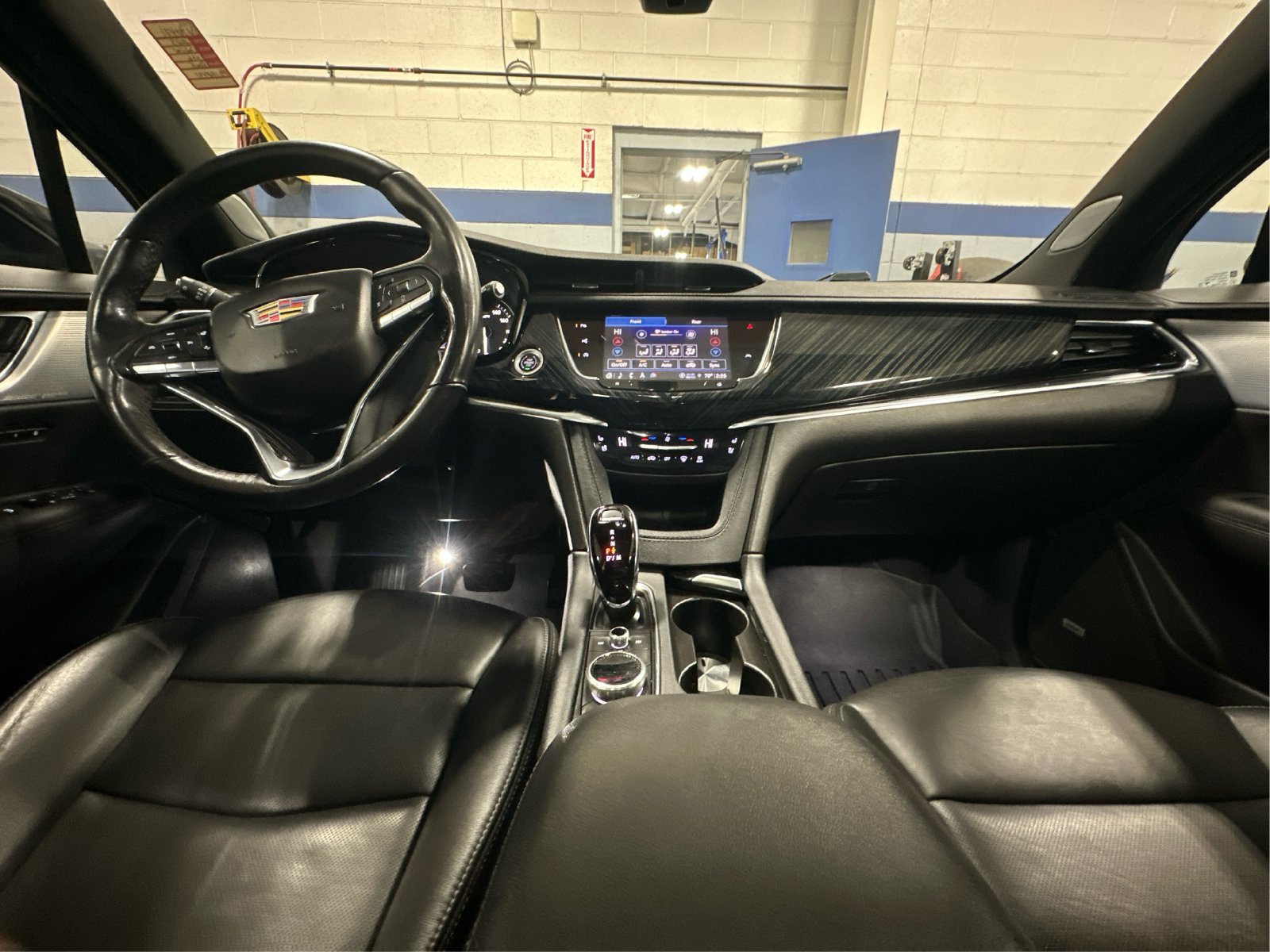 Certified 2023 Cadillac XT6 Premium Luxury w/ Technology Package AWD/4WD image 27
