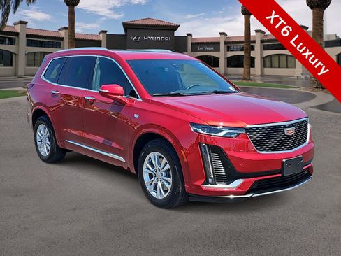 Used 2023 Cadillac XT6 Luxury FWD image 2