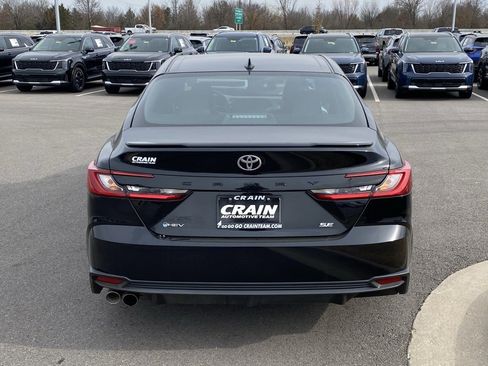 Used 2025 Toyota Camry SE image 6