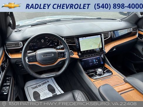 Used 2024 Jeep Grand Wagoneer L Series III AWD/4WD image 14