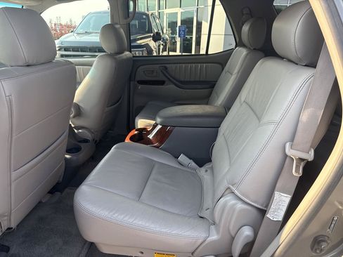 Used 2005 Toyota Sequoia Limited AWD/4WD image 14