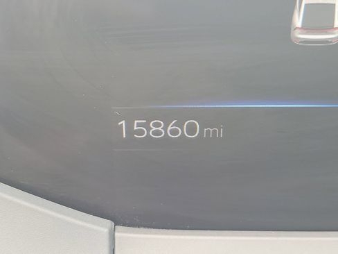 Used 2024 Toyota Prius LE FWD image 22