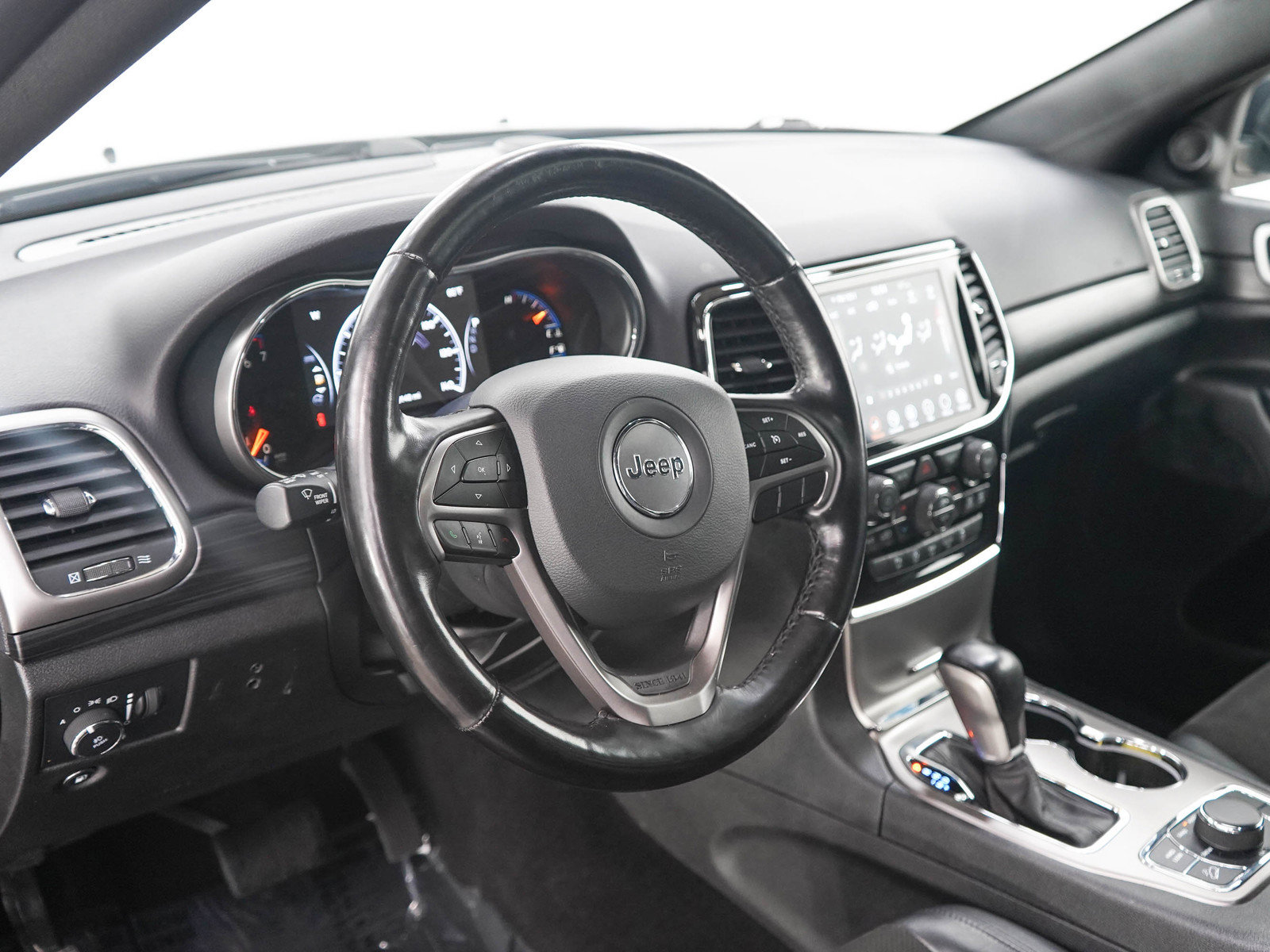 Used 2021 Jeep Grand Cherokee Altitude AWD/4WD image 21