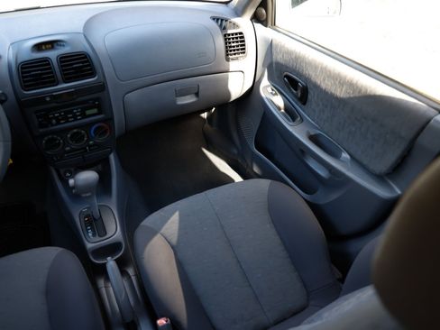 Used 2005 Hyundai Accent GLS image 21