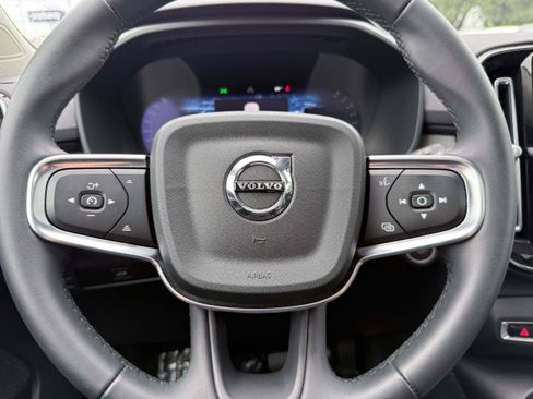 Certified 2023 Volvo XC40 B5 Ultimate w/ Protection Package Premier AWD/4WD image 18