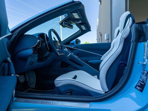 Certified 2025 Ferrari Roma Spider RWD image 30
