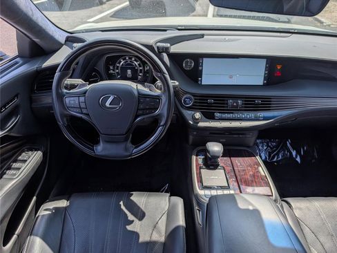 Used 2020 Lexus LS 500h AWD w/ Luxury Package image 18