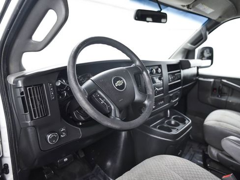 Used 2018 Chevrolet Express 3500 LT w/ LT Preferred Equipment Group image 17