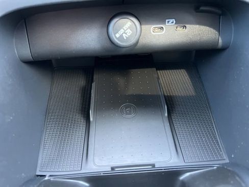 New 2026 Volvo XC40 B4 Core w/ Protection Package Premier image 19