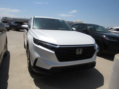 Used 2024 Honda CR-V LX image 2
