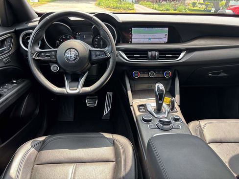 Used 2022 Alfa Romeo Stelvio Ti image 10