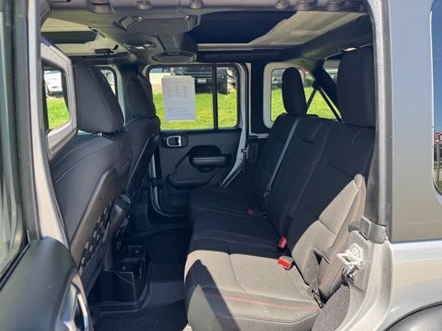 Used 2018 Jeep Wrangler Unlimited Rubicon AWD/4WD image 12