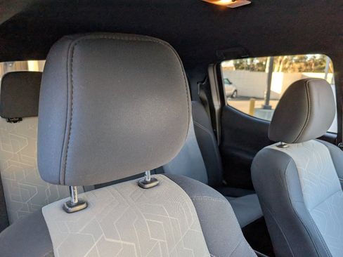 Used 2020 Toyota Tacoma SR5 image 3