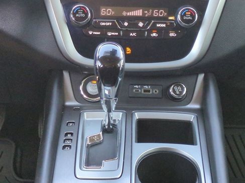 Used 2021 Nissan Murano SV image 19