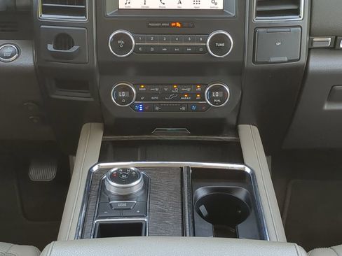 Certified 2019 Ford Expedition Max Limited image 17