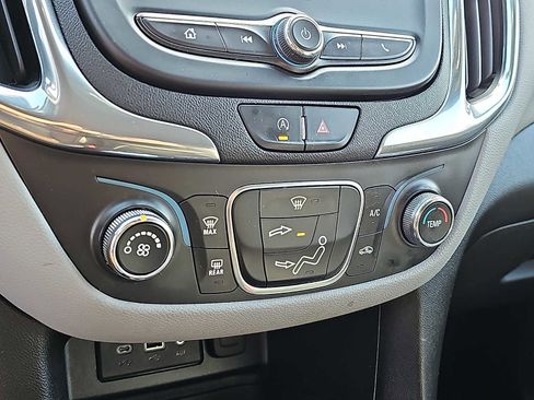 Used 2023 Chevrolet Equinox LS w/ LS Convenience Package image 16