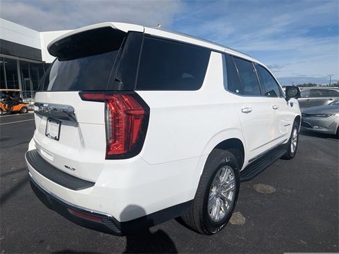 Used 2021 GMC Yukon SLT w/ SLT Premium Package image 4