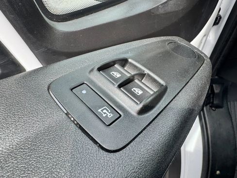 Used 2023 RAM ProMaster 2500 FWD image 13