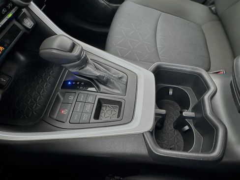 Used 2022 Toyota RAV4 XLE AWD/4WD image 13