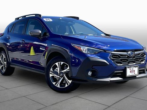 Used 2025 Subaru Crosstrek 2.0i Premium image 2