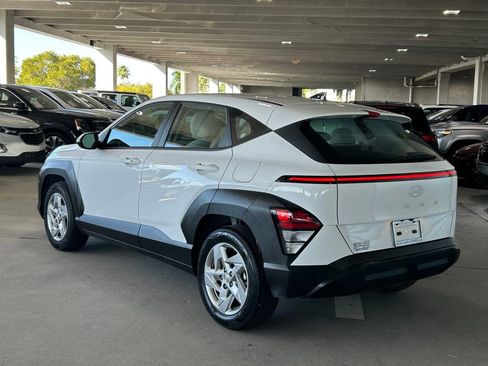 Used 2024 Hyundai Kona SE image 7