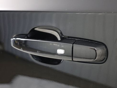 Used 2019 Chevrolet Traverse LT FWD image 18
