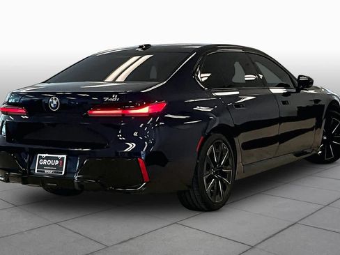 Used 2023 BMW 740i w/ Executive Package RWD image 12