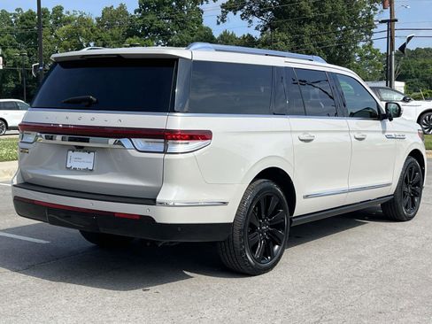 Certified 2023 Lincoln Navigator L Reserve AWD/4WD image 3