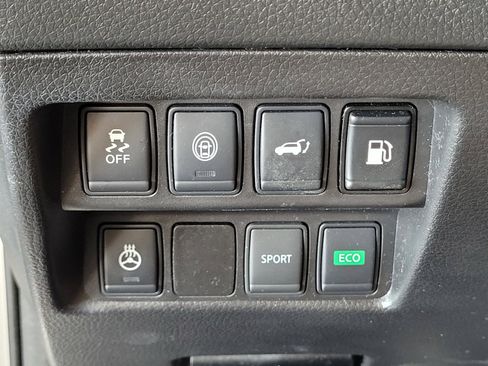 Certified 2018 Nissan Rogue SL FWD image 9